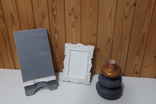 1. Artefatos Clássicos: kit celular +porta-retrato e jarra