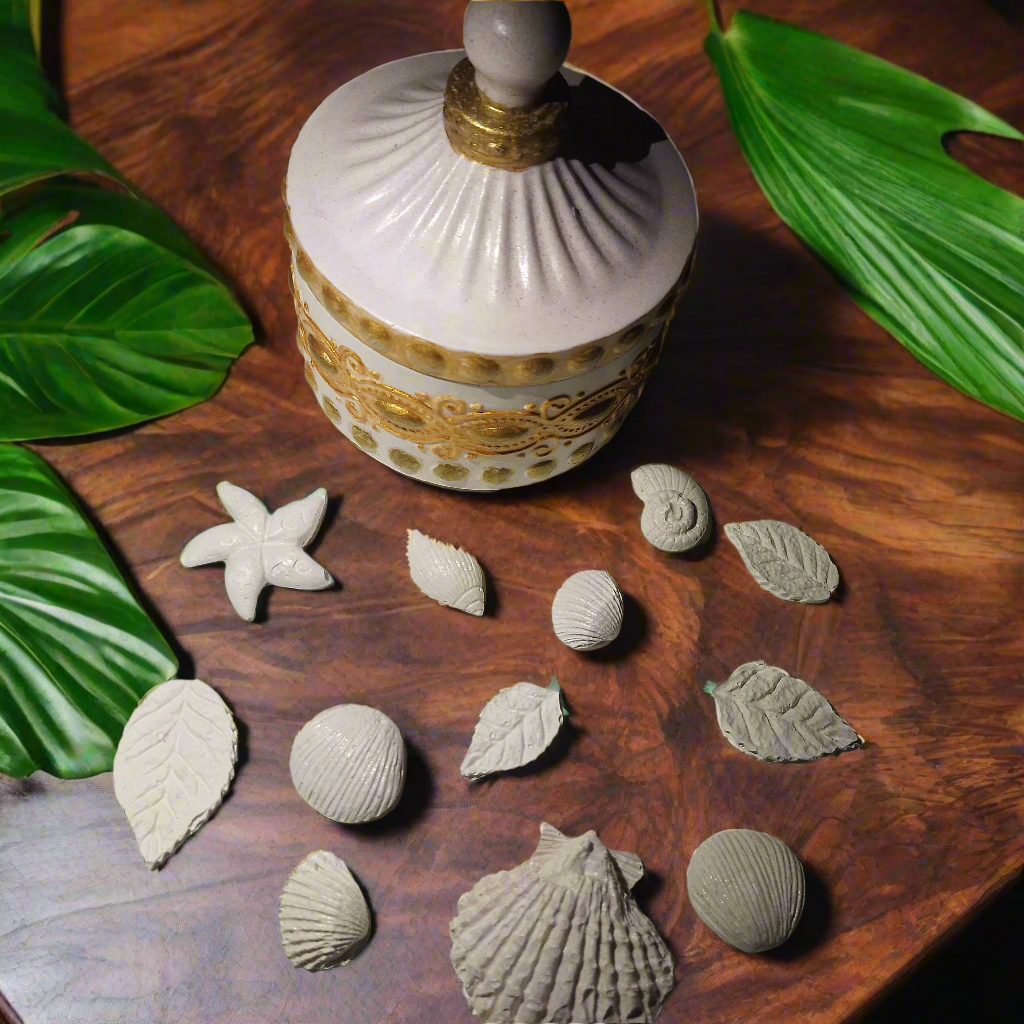 1.Pote: Detalhes Dourados.