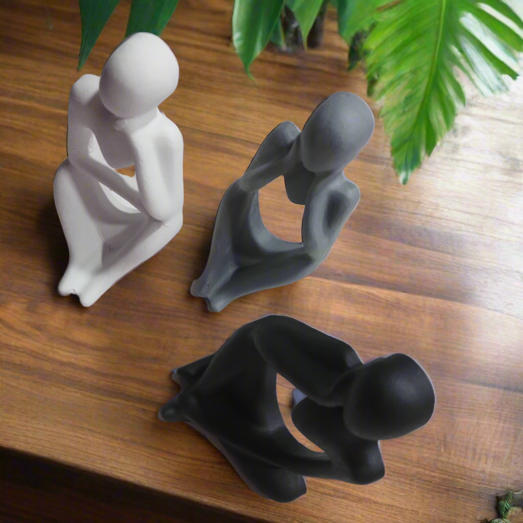 Três Estatuetas