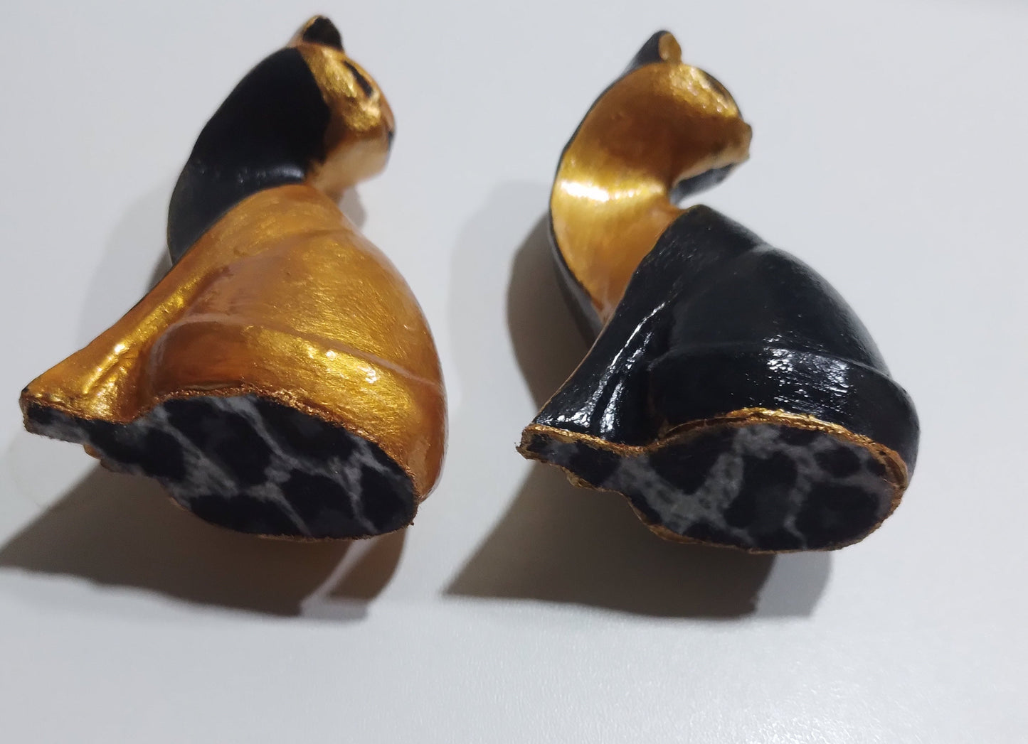 Gatinhos pintados: cimento artesanal